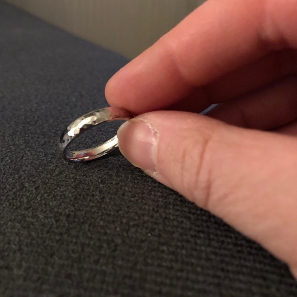 9ct White Gold Custom Made Ring - Picture 7 of 8